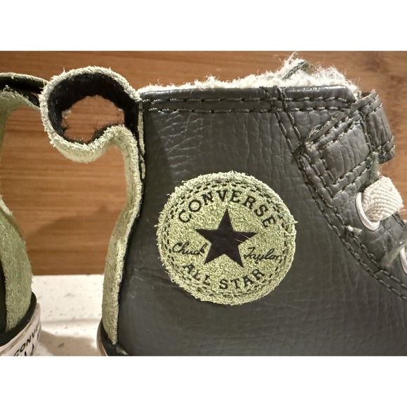 CONVERSE Chuck Taylor Faux Fur Lined Gray Hi Top Sneakers Toddler Size 6 - Picture 7 of 14
